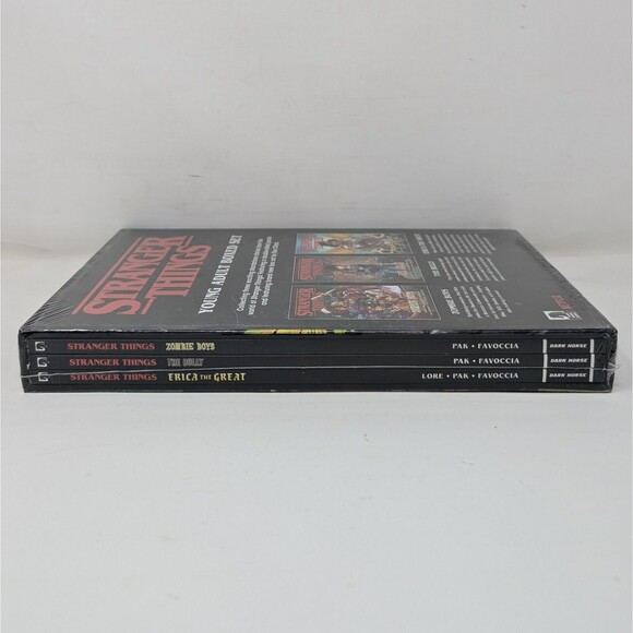 New Stranger Things Graphic Novel Young Adult Boxed Set Dark Horse 2022 Netflix - Picture 3 of 6
